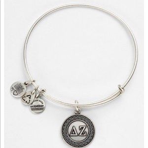 Alex and Ani bracket ΔΖ